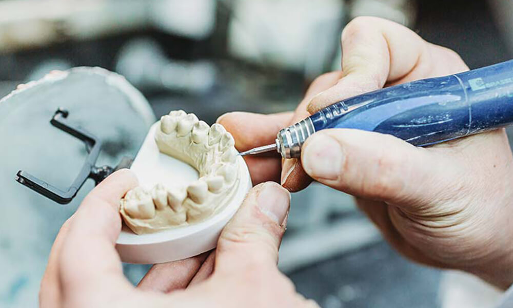 What do I need to know before going to the dental lab?